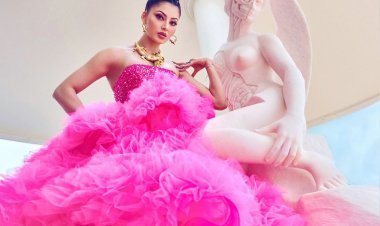 कान्स फिल्म फेस्टिवल 2023: उर्वशी रौतेला ने पिंक ट्यूल गाउन में बिखेरा जलवा