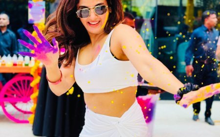 पारुल यादव ने मचाई सफेद पोशाक में धूम