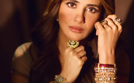 पारूल यादव ने क्लासी और एलिगेंट एथनिक आउटफिट में चलाई दिल पर छुरियां 